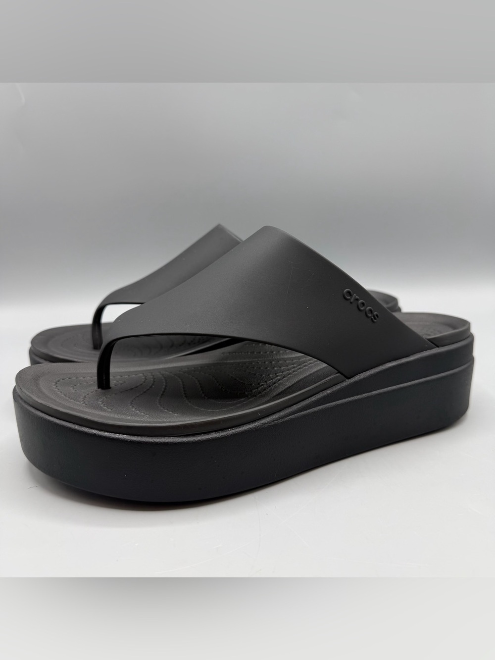 Crocs LiteRide Brooklyn Flip Flops Black Platform Thong Sandals Size 10